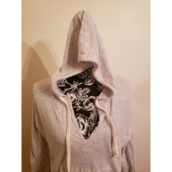 Women's XS American Eagle Outfitters vneck hoodie - Picture 4 of 7